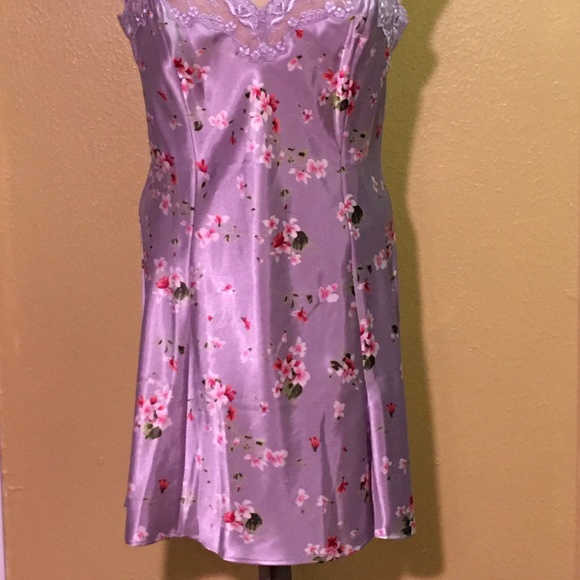 Victoria's Secret  slip [or gown] - Picture 7 of 7